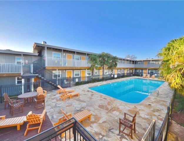 2401 Manor RD 132A, Austin, TX 78722