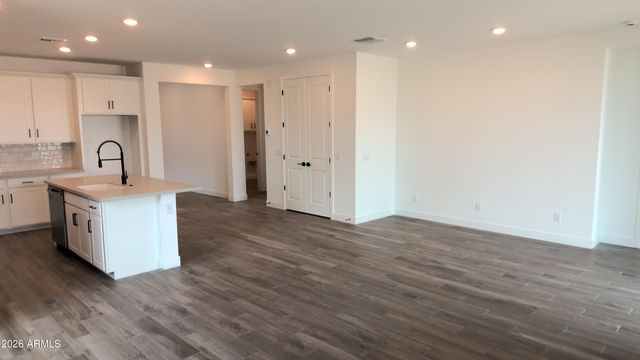 15224 W Gray Fox Trail, Surprise, AZ 85387