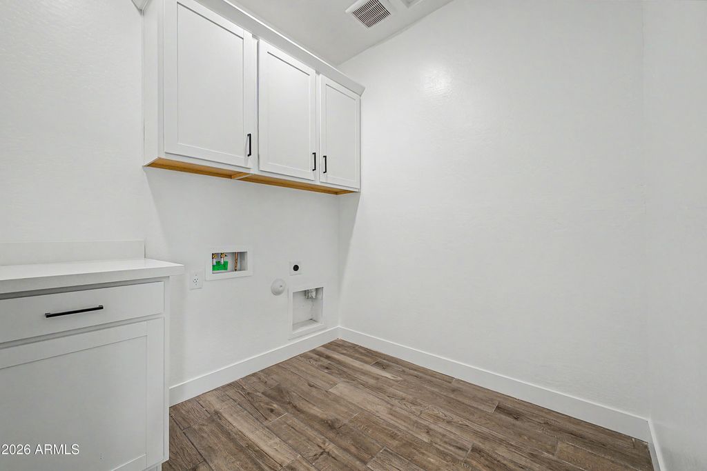 Image 10 of property listing at 15224 W Gray Fox Trail, Surprise, AZ 85387