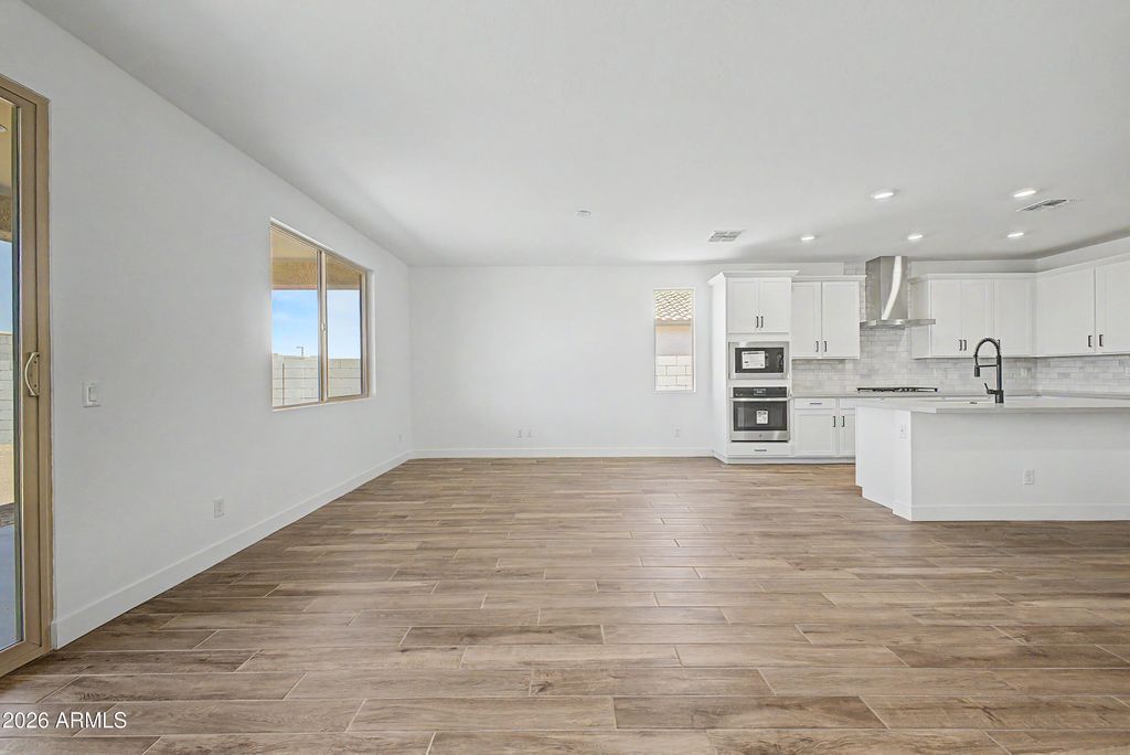 Image 15 of property listing at 15224 W Gray Fox Trail, Surprise, AZ 85387