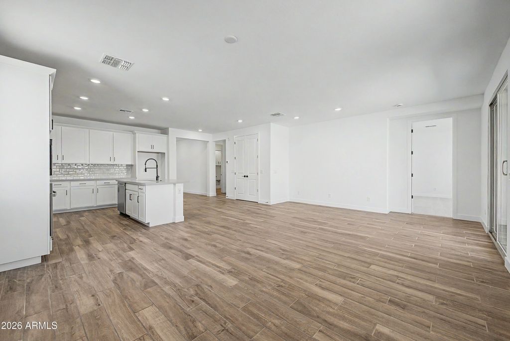 Image 16 of property listing at 15224 W Gray Fox Trail, Surprise, AZ 85387