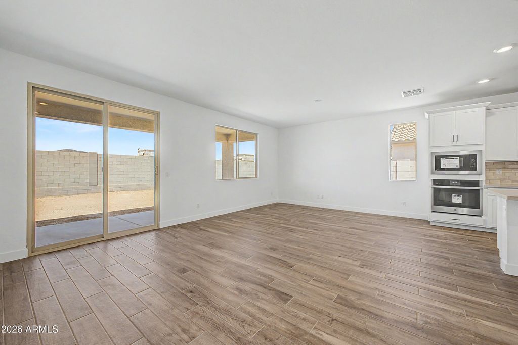 Image 17 of property listing at 15224 W Gray Fox Trail, Surprise, AZ 85387