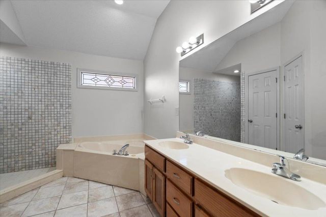 2579 COUNTRY GLADE CV, Memphis, TN 38016