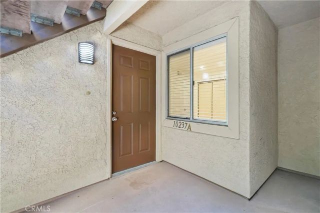 10237 De Soto A, Chatsworth, CA 91311