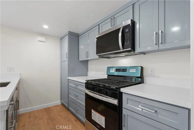 10237 De Soto A, Chatsworth, CA 91311