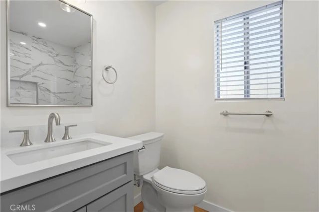 10237 De Soto A, Chatsworth, CA 91311