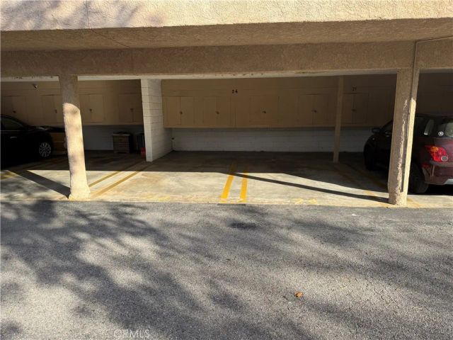 10237 De Soto A, Chatsworth, CA 91311