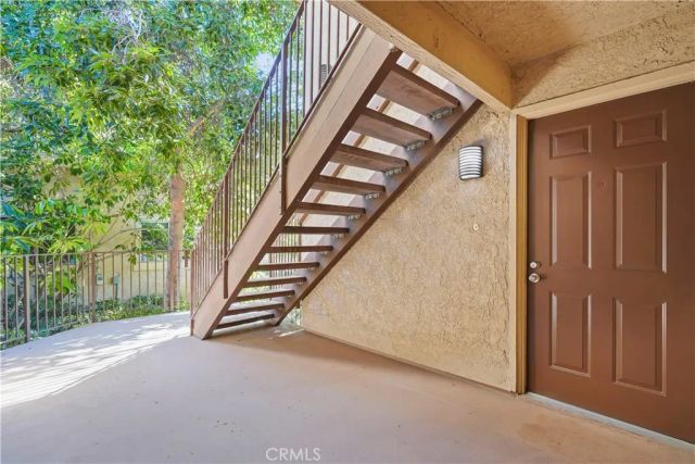 10237 De Soto A, Chatsworth, CA 91311