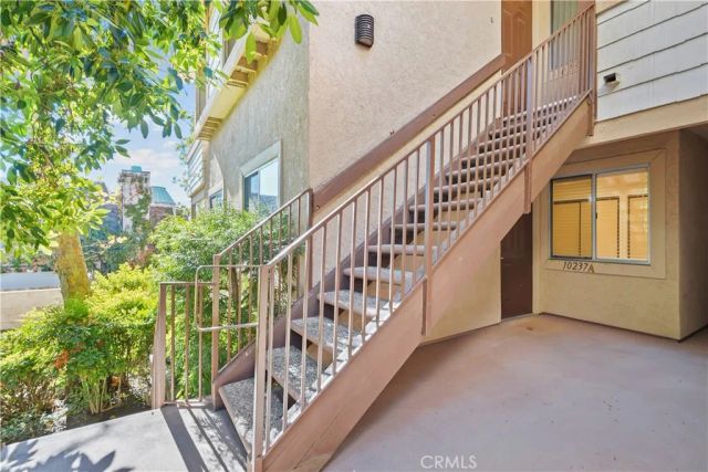 10237 De Soto A, Chatsworth, CA 91311