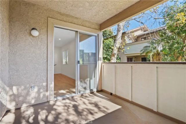 10237 De Soto A, Chatsworth, CA 91311