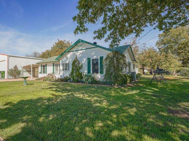 438 South Street, Krum, TX 76249