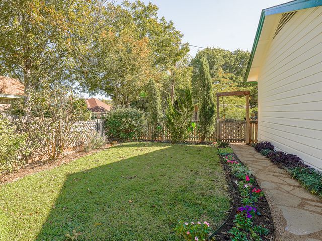 438 South Street, Krum, TX 76249