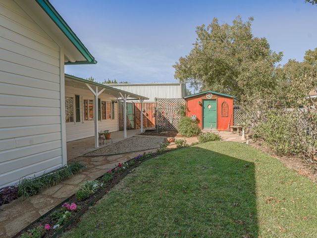 438 South Street, Krum, TX 76249