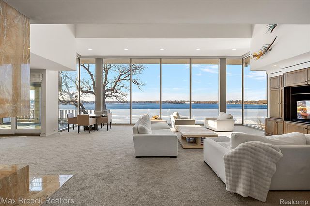 3468 Pine Estates Drive, West Bloomfield Charter Township, MI 48323