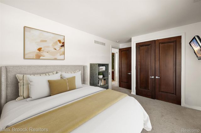 3468 Pine Estates Drive, West Bloomfield Charter Township, MI 48323