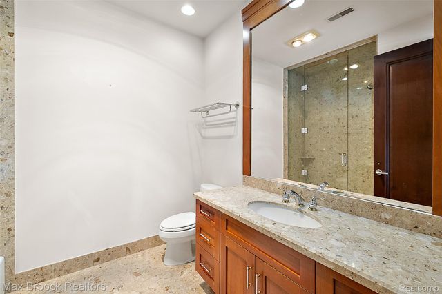 3468 Pine Estates Drive, West Bloomfield Charter Township, MI 48323