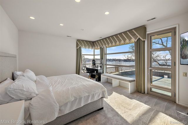 3468 Pine Estates Drive, West Bloomfield Charter Township, MI 48323