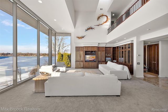 3468 Pine Estates Drive, West Bloomfield Charter Township, MI 48323