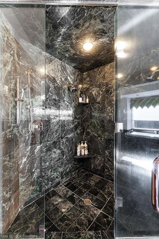 3468 Pine Estates Drive, West Bloomfield Charter Township, MI 48323