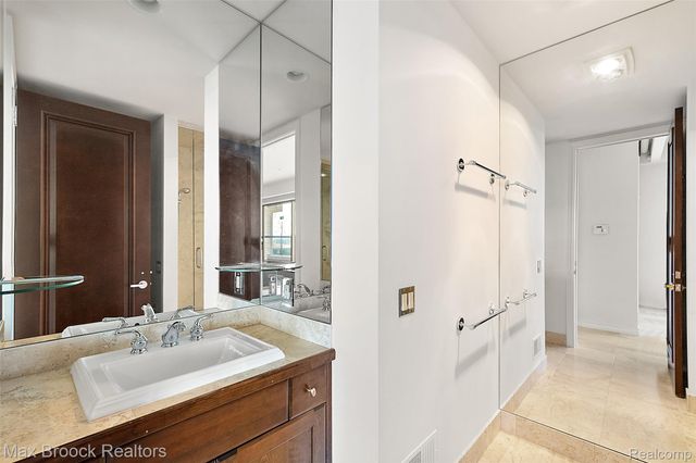 3468 Pine Estates Drive, West Bloomfield Charter Township, MI 48323