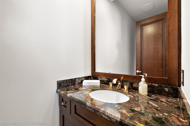 3468 Pine Estates Drive, West Bloomfield Charter Township, MI 48323