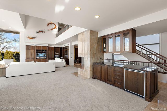 3468 Pine Estates Drive, West Bloomfield Charter Township, MI 48323