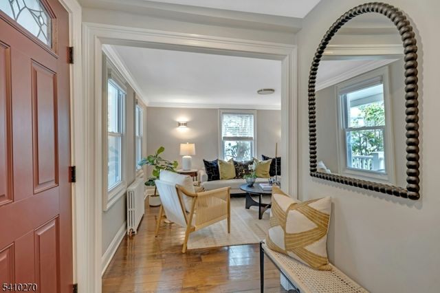 40 Cross St, Montclair Twp., NJ 07042