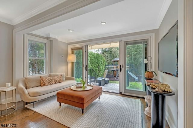 40 Cross St, Montclair Twp., NJ 07042