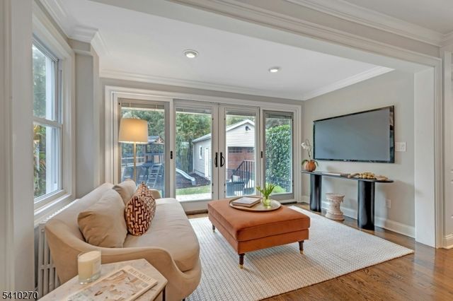 40 Cross St, Montclair Twp., NJ 07042