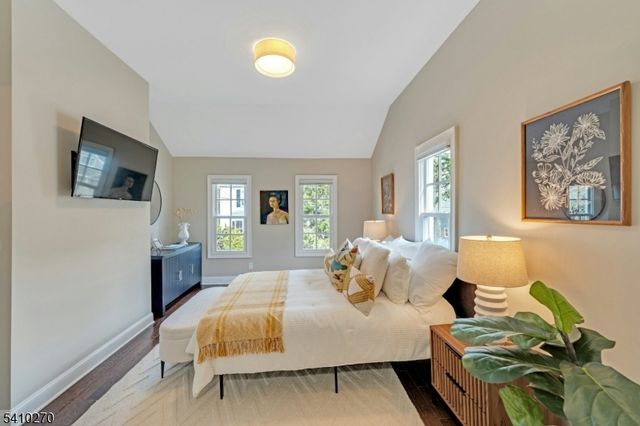 40 Cross St, Montclair Twp., NJ 07042