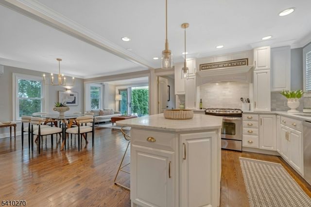 40 Cross St, Montclair Twp., NJ 07042