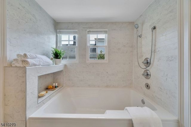 40 Cross St, Montclair Twp., NJ 07042