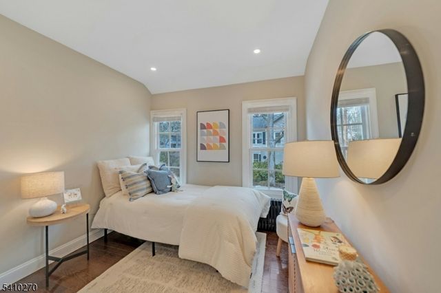 40 Cross St, Montclair Twp., NJ 07042