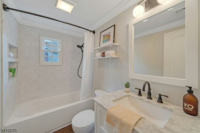 40 Cross St, Montclair Twp., NJ 07042