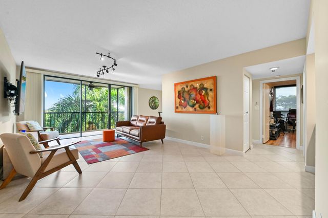 5951 Wellesley Park Drive Apt 702, Boca Raton, FL 33433