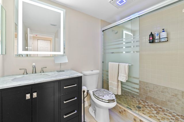 5951 Wellesley Park Drive Apt 702, Boca Raton, FL 33433