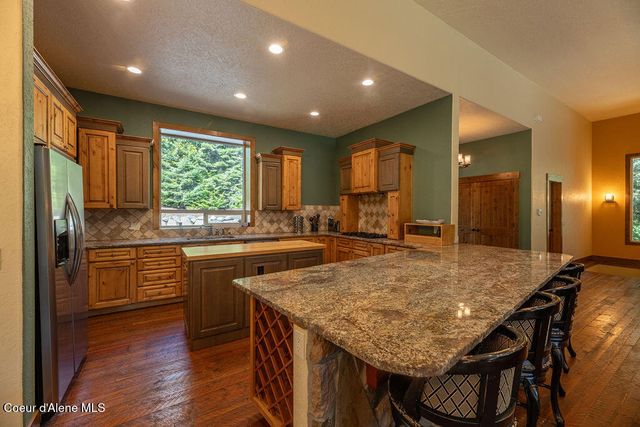 131 Long Dr, Priest Lake, ID 83856
