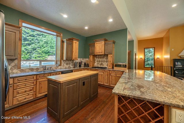 131 Long Dr, Priest Lake, ID 83856