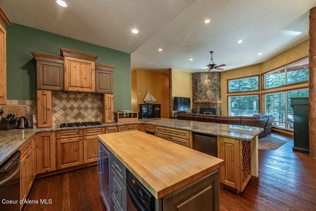 131 Long Dr, Priest Lake, ID 83856