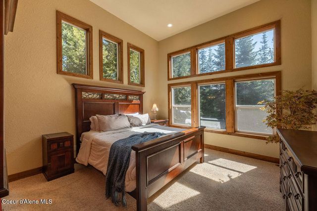131 Long Dr, Priest Lake, ID 83856
