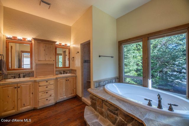 131 Long Dr, Priest Lake, ID 83856