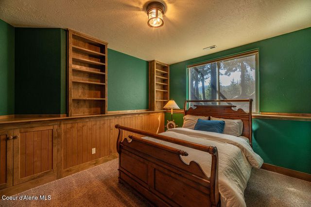 131 Long Dr, Priest Lake, ID 83856