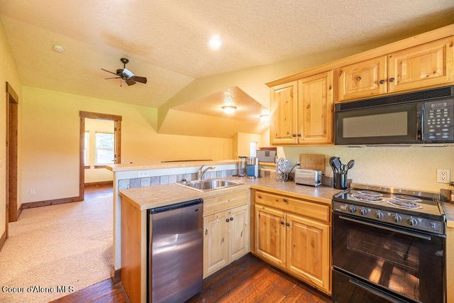 131 Long Dr, Priest Lake, ID 83856