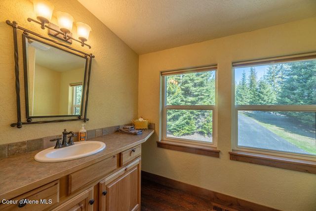 131 Long Dr, Priest Lake, ID 83856