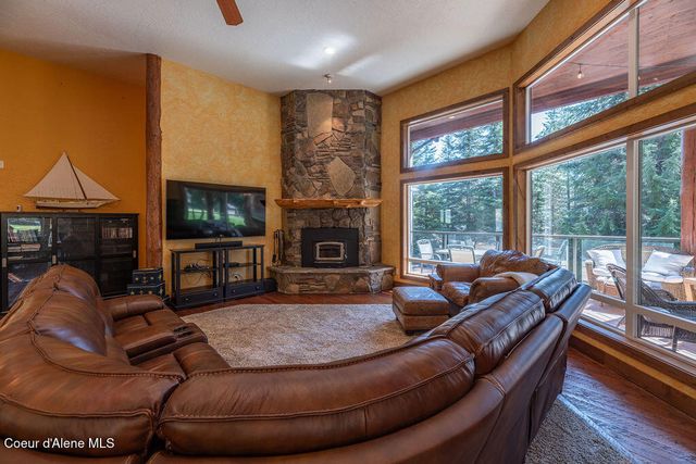 131 Long Dr, Priest Lake, ID 83856