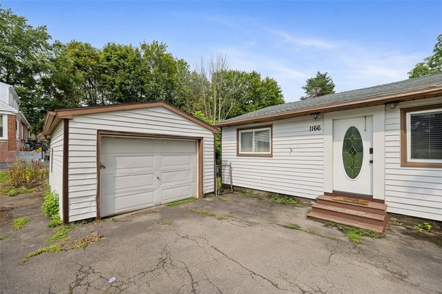 1166 Bay Road, Penfield, NY 14580