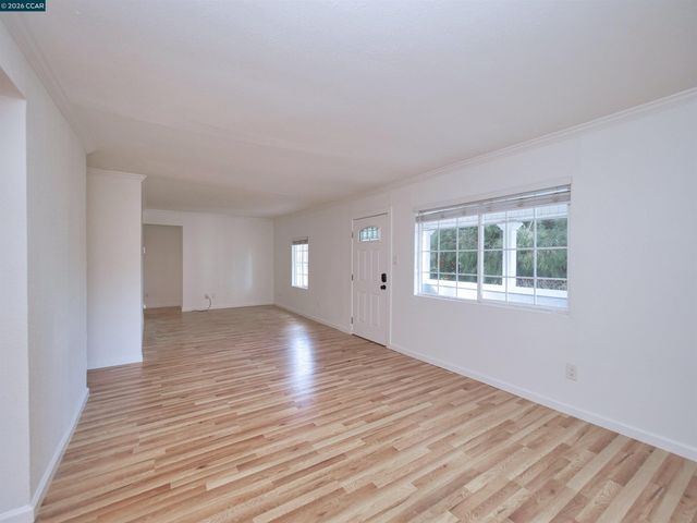 2901 Roosevelt Ln, Antioch, CA 94509