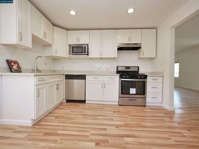 2901 Roosevelt Ln, Antioch, CA 94509