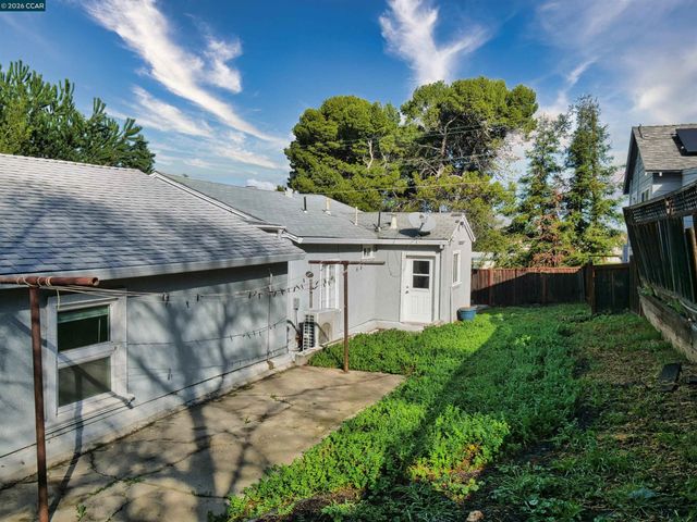 2901 Roosevelt Ln, Antioch, CA 94509