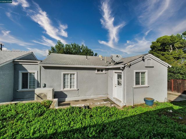 2901 Roosevelt Ln, Antioch, CA 94509